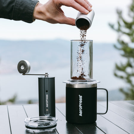 AeroPress – rankinis malūnėlis, pilkas