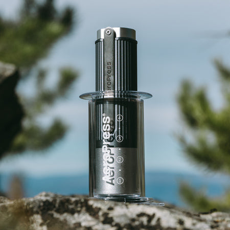 AeroPress – rankinis malūnėlis, pilkas